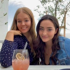 Meet your Posher, Mia